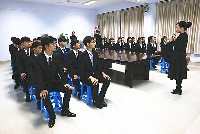 程燕老师做示范